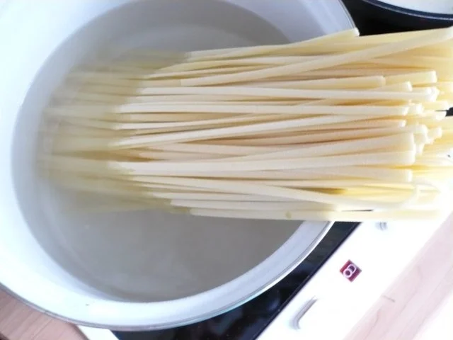 Linguine mit Erbsen und Rächerlachs - Rezept - Bild Nr. 3
