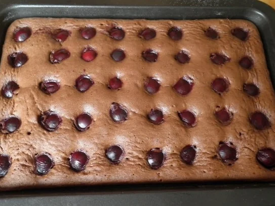 Rezept: Brownie's mit Kirschen und Minze Bild Nr. 4 Brownie's mit Kirschen und Minze - Rezept - Bild Nr. 4