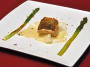 Rezept: Flusszander an der Haut gebraten auf Kohlrabi-Carpaccio Flusszander an der Haut gebraten auf Kohlrabi-Carpaccio - Rezept