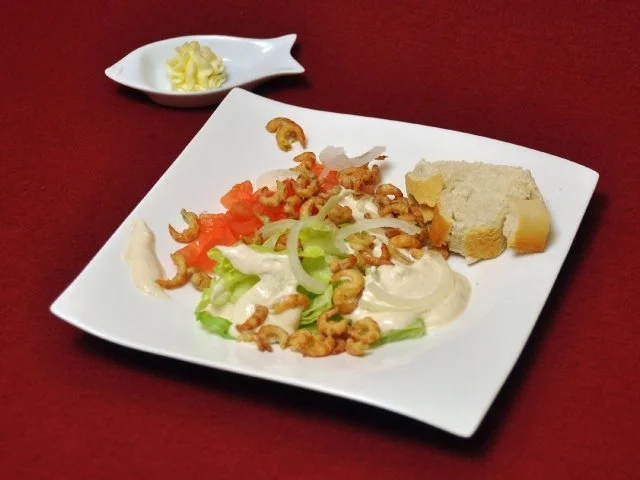 Krabbencocktail mit Knoblauchbaguette - Rezept