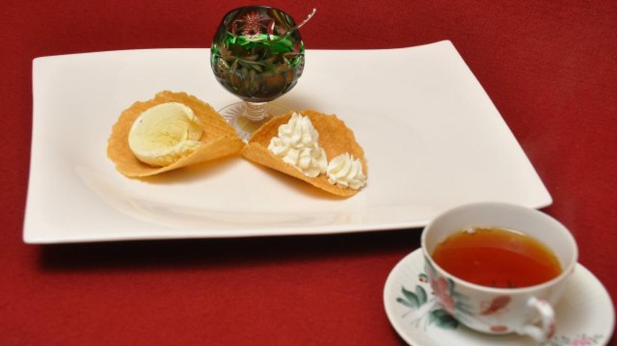 Ostfriesische Teezeremonie mit gefüllter ostfriesischer Knetwaffel - Rezept