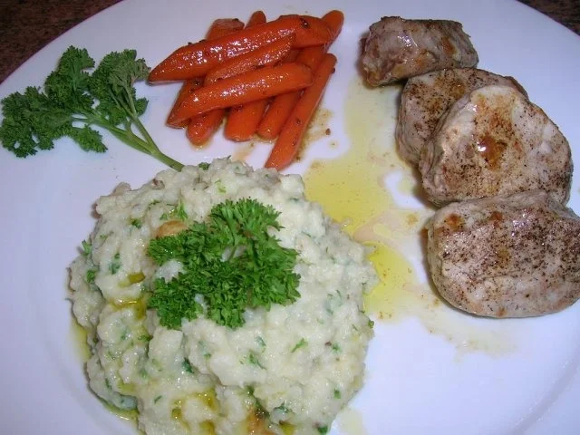 Rezept: Schweinefilet mit Blumenkohlpüree und Kümmelmöhrchen,wieder einmal lecker und leichte Kost Bild Nr. 3 Schweinefilet mit Blumenkohlpüree und Kümmelmöhrchen,wieder einmal lecker und leichte Kost - Rezept - Bild Nr. 3