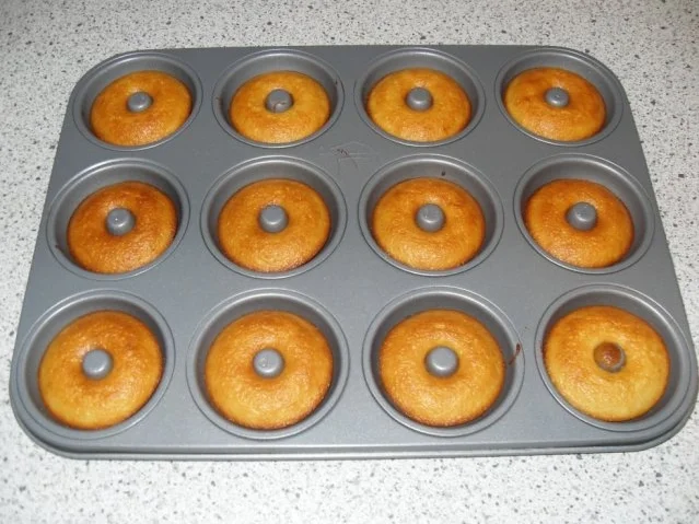 Mini-Donuts mit Schokoladen-Glasur - Rezept - Bild Nr. 2