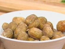 Kleine Kartoffeln mit Chili-Basilikum-Quark - Rezept
