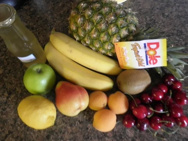 Rezept: Einfach nur Obstsalat ... Bild Nr. 3 Einfach nur Obstsalat ... - Rezept - Bild Nr. 3