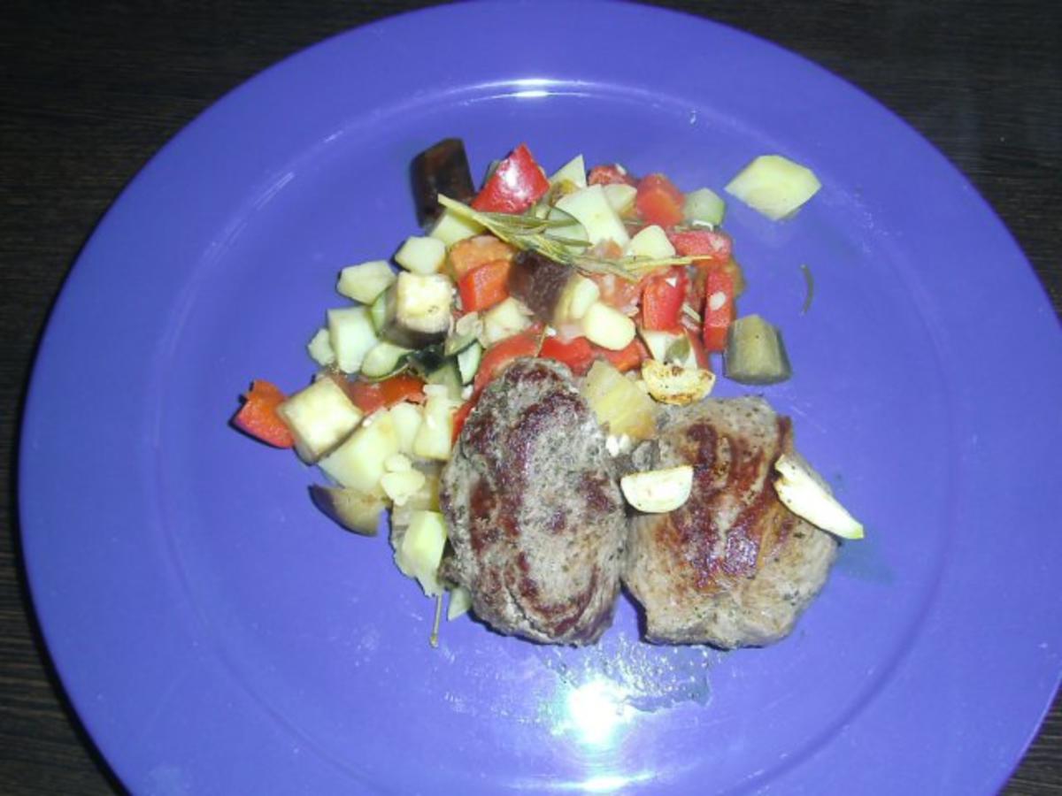 Lecker Gemüse mit Lammsteaks - Rezept