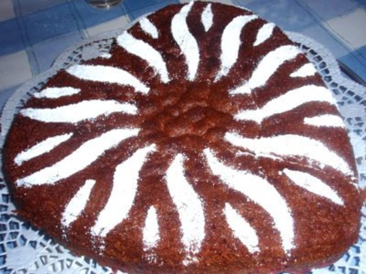 Bilder für Kuchen: Nuss-Ribiselkuchen - Rezept