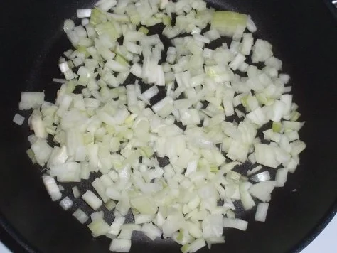 Wildlachs-Gurken-Zwiebel-Soße mit Couscous - Rezept - Bild Nr. 3