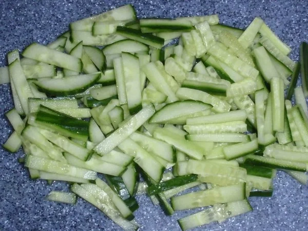 Wildlachs-Gurken-Zwiebel-Soße mit Couscous - Rezept - Bild Nr. 4