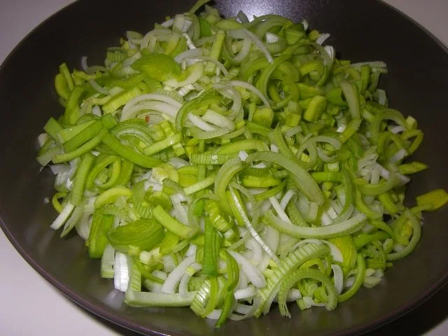 Rezept: Kartoffel-Lauch-Strudel Bild Nr. 3 Kartoffel-Lauch-Strudel - Rezept - Bild Nr. 3