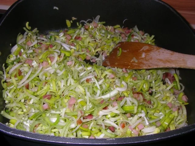 Rezept: Kartoffel-Lauch-Strudel Bild Nr. 6 Kartoffel-Lauch-Strudel - Rezept - Bild Nr. 6