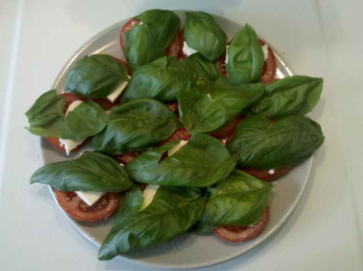 Salat: Tomatensalat Caprese - Rezept - Bild Nr. 5