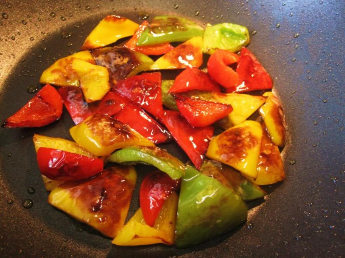 Gemüse-Nudeln all´ arrabiata mit buntem Paprika ... - Rezept - Bild Nr. 4