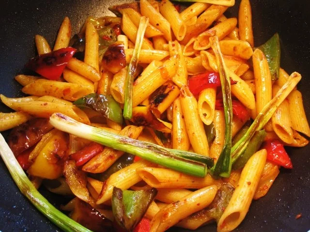 Gemüse-Nudeln all´ arrabiata mit buntem Paprika ... - Rezept - Bild Nr. 5