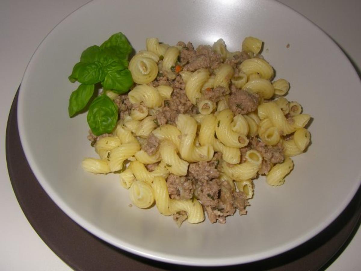 Haschee-Nudeln - Rezept