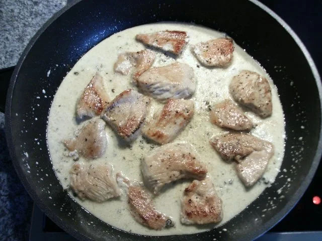 Putenmedaillons an Gemüserösti und Pfeffersoße - Rezept - Bild Nr. 2