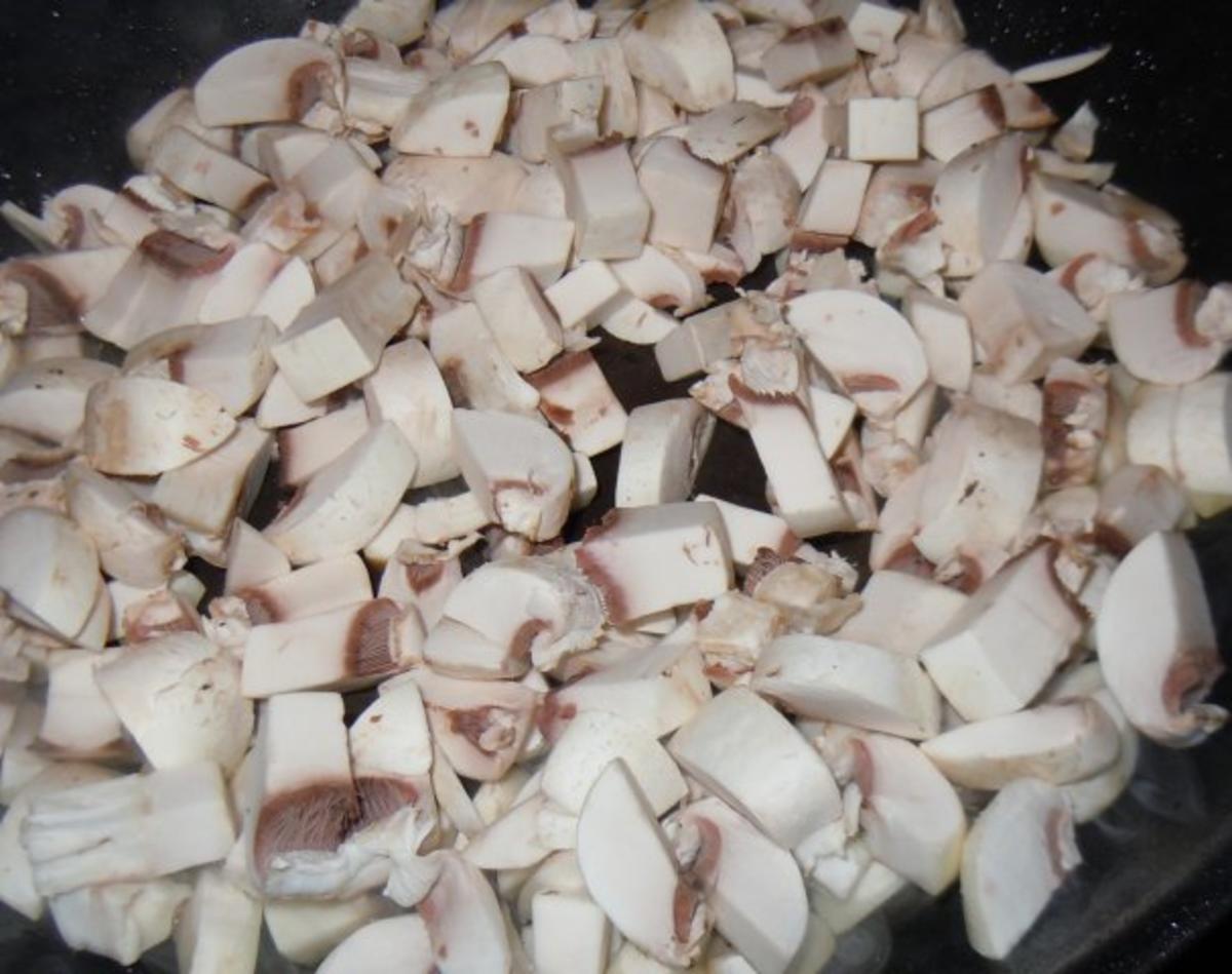 Tagliatelle mit scharfen Champignons und Hähnchenbrust - Rezept - Bild Nr. 3