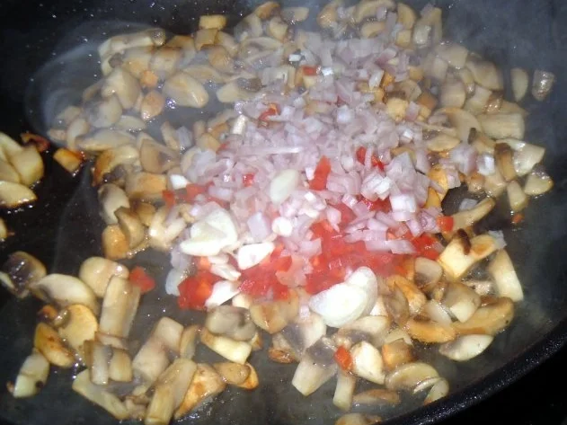 Tagliatelle mit scharfen Champignons und Hähnchenbrust - Rezept - Bild Nr. 4