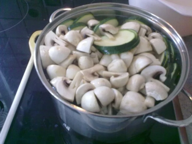 Rezept: Nudelgratin mit Zucchini und Champignons Bild Nr. 5 Nudelgratin mit Zucchini und Champignons - Rezept - Bild Nr. 5