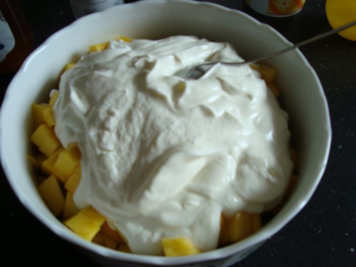 Griechischer Joghurt mit Früchten der Saison - Rezept - Bild Nr. 4