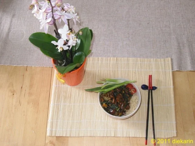 Hauptgericht - Wok- Pilze und Mangold - Rezept