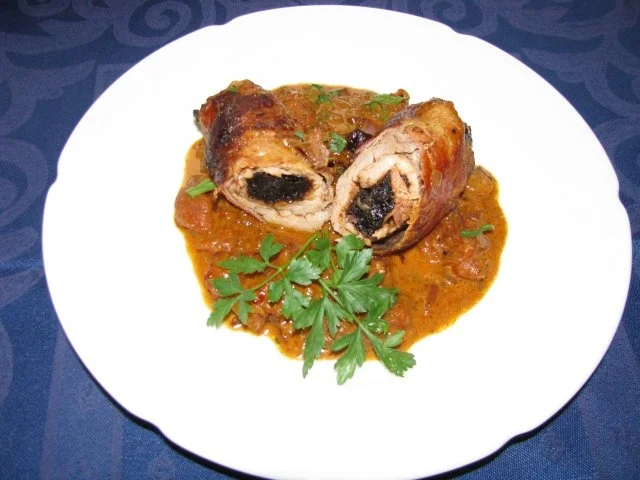 Rezept: Fleisch: Schnitzelröllchen mit Pflaumenfüllung Fleisch: Schnitzelröllchen mit Pflaumenfüllung - Rezept
