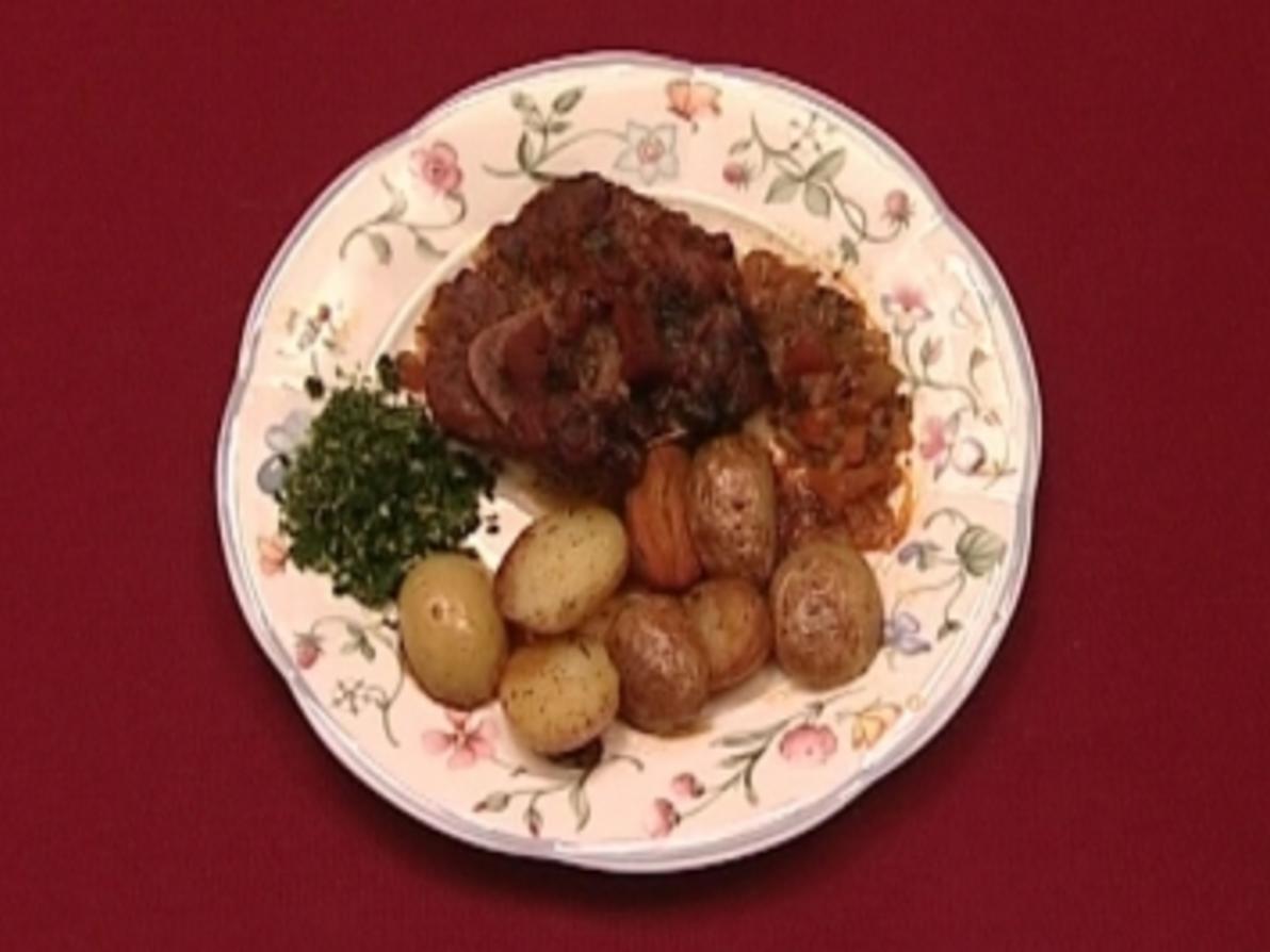 Ossubuco alla milanese Geschmorte Kalbshaxe Mailänder Art – Walter ...