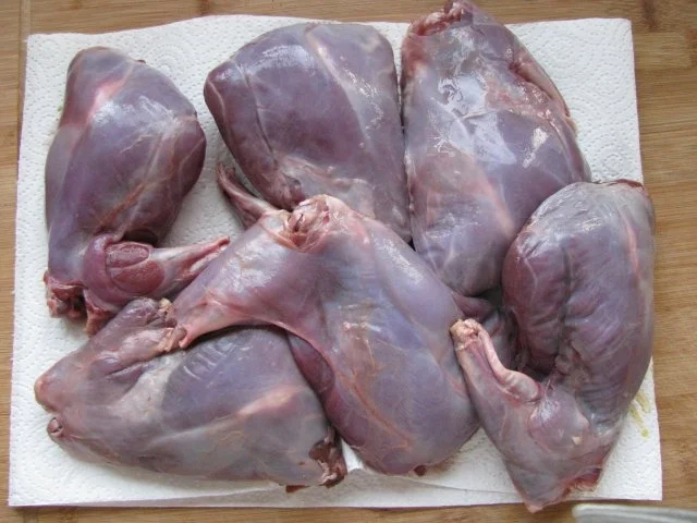 Wild: Wildhasenkeulen in Rotweinsoße - Rezept - Bild Nr. 3