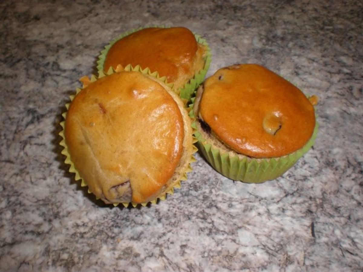 Bilder für Kirschmuffins mit Sauerkirschen und Butter weich Rezept