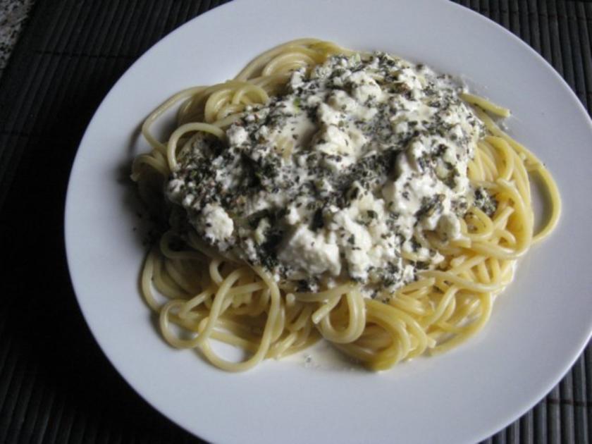 Spaghetti Mit Schafsk Se Basilikum Sahne So E Rezept Kochbar De