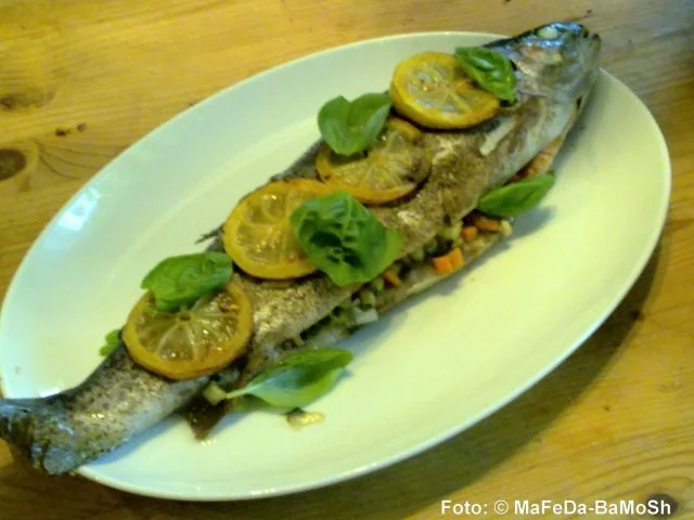 Rezept: Gefüllte Lachsforelle Gefüllte Lachsforelle - Rezept