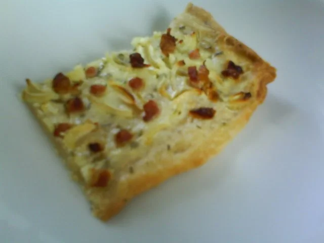 Flammkuchen mit Kräutern - Rezept