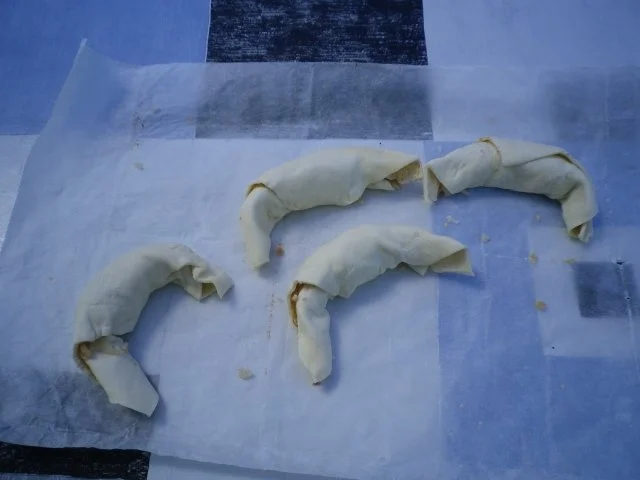 Rezept: Marzipan - Nuss - Hörnchen Bild Nr. 2 Marzipan - Nuss - Hörnchen - Rezept - Bild Nr. 2