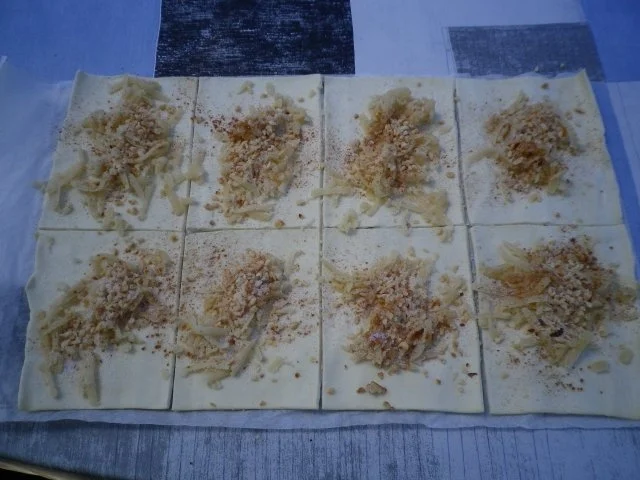 Rezept: Marzipan - Nuss - Hörnchen Bild Nr. 3 Marzipan - Nuss - Hörnchen - Rezept - Bild Nr. 3