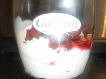 Rezept: BiNe` S FLAMMERIE MIT HIMBEEREN Bild Nr. 2 BiNe` S FLAMMERIE MIT HIMBEEREN - Rezept - Bild Nr. 2