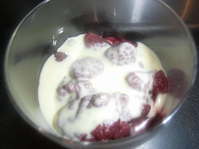 Rezept: BiNe` S FLAMMERIE MIT HIMBEEREN Bild Nr. 6 BiNe` S FLAMMERIE MIT HIMBEEREN - Rezept - Bild Nr. 6