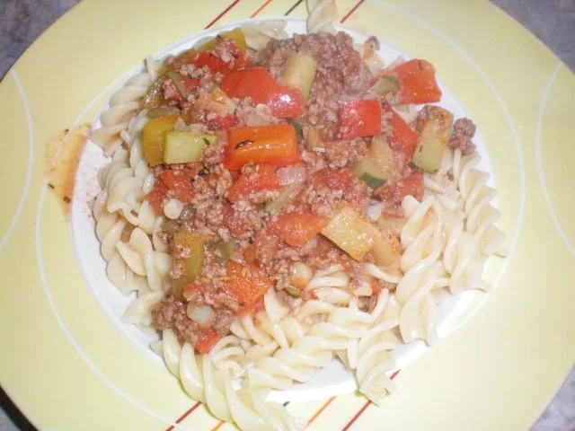 Rezept: Ratatouille mit gebratenem Tatar dazu Spirelli-Nudeln Bild Nr. 8 Ratatouille mit gebratenem Tatar dazu Spirelli-Nudeln - Rezept - Bild Nr. 8