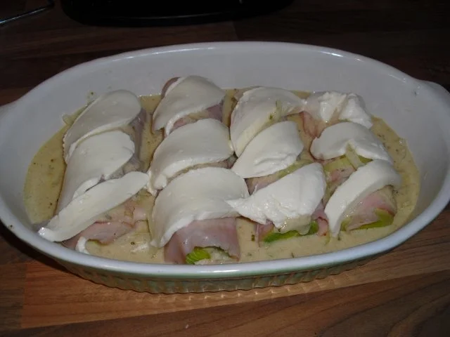 Lauchröllchen mit Käse überbacken - Rezept - Bild Nr. 2