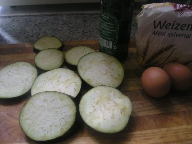 Rezept: Aubergine im Bierteig Bild Nr. 2 Aubergine im Bierteig - Rezept - Bild Nr. 2