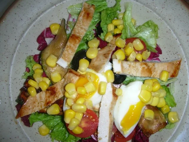 Rezept: bunter Sommersalat mit Putenbrust-Streifen Bild Nr. 2 bunter Sommersalat mit Putenbrust-Streifen - Rezept - Bild Nr. 2