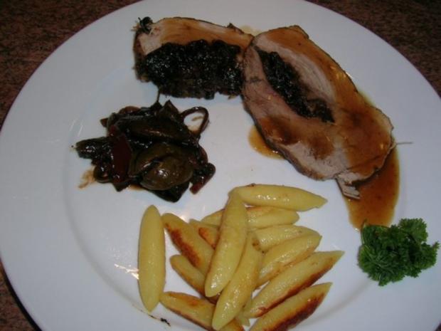 Pflaumenbraten aus dem Ofen mit Pflaumenchutney und Schupfnudeln