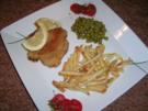 Cordon bleu (ganz klassisch) mit Erbsen und Pommes - Rezept