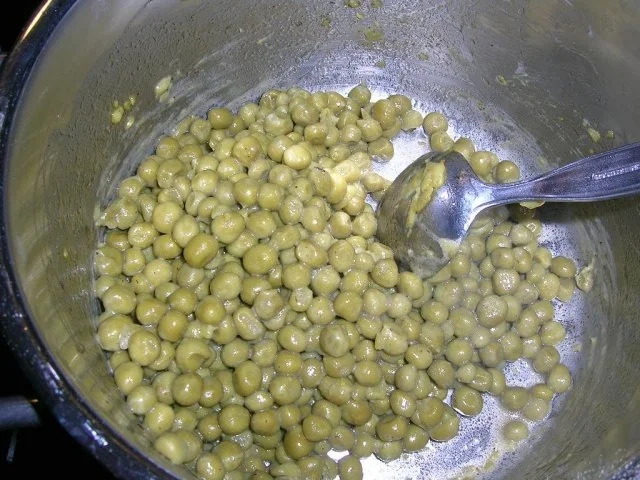 Rezept: Cordon bleu (ganz klassisch) mit Erbsen und Pommes Bild Nr. 4 Cordon bleu (ganz klassisch) mit Erbsen und Pommes - Rezept - Bild Nr. 4