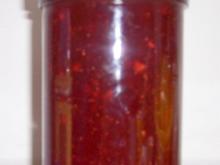 Einmachen: Erdbeer-Aprikosen-Marmelade mit Aprikosenkernen - Rezept