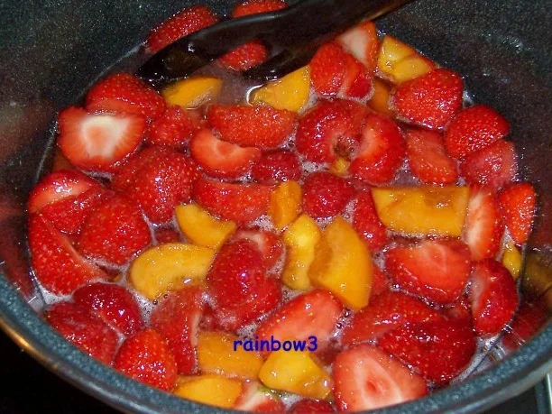 Einmachen: Erdbeer-Aprikosen-Marmelade mit Aprikosenkernen - Rezept - Bild Nr. 5