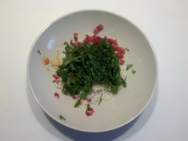 Rezept: Nudeln: Minifarfalle mit Ajvar-Käse-Pesto Bild Nr. 4 Nudeln: Minifarfalle mit Ajvar-Käse-Pesto - Rezept - Bild Nr. 4