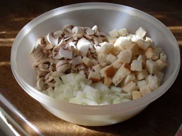 Zucchini mit Champignon-Toastbrot-Schinkenfüllung im Kräuter-Rahmsößle - Rezept - Bild Nr. 4