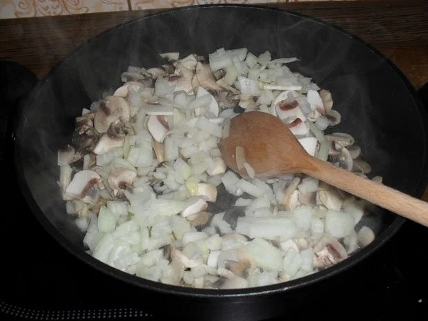 Zucchini mit Champignon-Toastbrot-Schinkenfüllung im Kräuter-Rahmsößle - Rezept - Bild Nr. 6