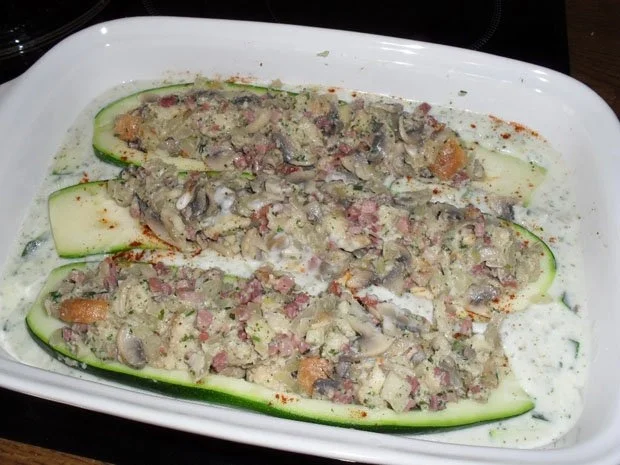 Zucchini mit Champignon-Toastbrot-Schinkenfüllung im Kräuter-Rahmsößle - Rezept - Bild Nr. 14