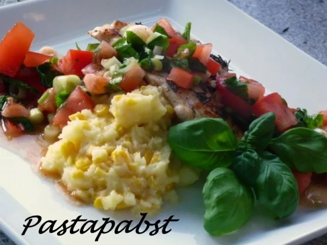 Hähnchenfilet mit Tomatensalsa - Rezept